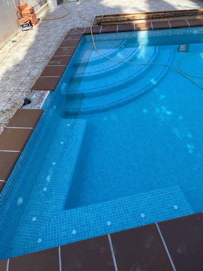 Construir una piscina en Mijas